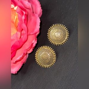 Oxidize traditional stud